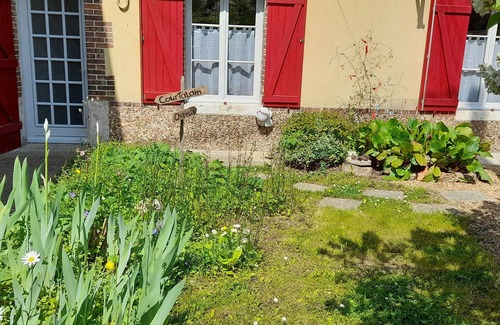 Nouvelle d'Arrou Cottage | Gîte familial à Arrou avec jardin, babyfoot, mezzanine suspendue et cuisine équipée