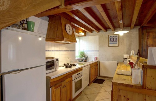 Saint-Bonnet-le-Courreau Cottage | Gîte spacieux avec terrasse, poêle à bois, parking privé, et jardin fermé, animaux acceptés