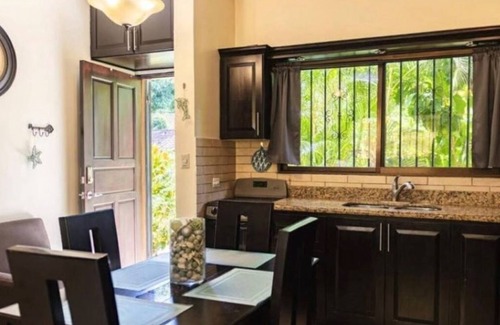 Santa Barbara Appartement | Charming studio in beautiful Ocotal with AC, WiFi, walking distance to beach