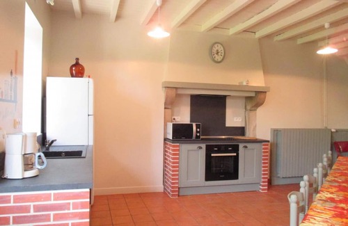 Marcillat-en-Combraille Cottage | Grande maison en pierres avec jardin clos, proche des stations thermales et des Volcans d'Auvergne
