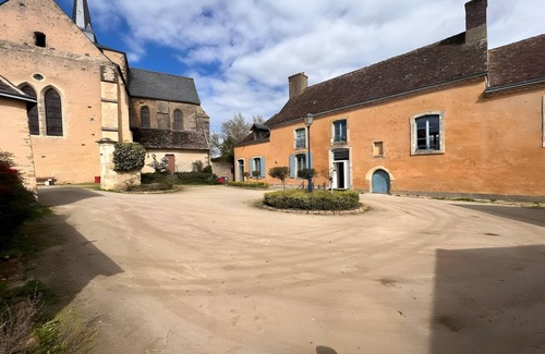 Ballon-Saint-Mars Maison | Charming Home near Le Mans Circuit