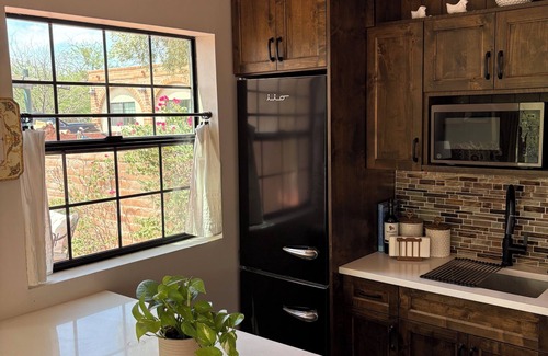 Suffolk Hills Appartement | Charming 1-bdrm/1-bath casita. Located in beautiful Cobo Catalina neighborhood.