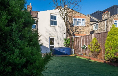Cann Hall Maison | Charming 1-Bed House in London