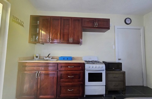 Potters Village Appartement | Charming 1-bedroom apartment with WiFi, AC in superb St. George