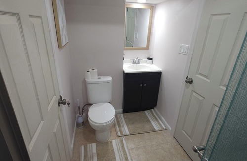 East Brunswick Maison | Charming 1-bedroom basement unit in a safe and quiet East Brunswick neighborhood