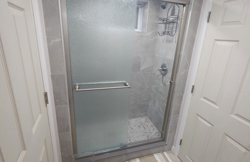 East Brunswick Maison | Charming 1-bedroom basement unit in a safe and quiet East Brunswick neighborhood