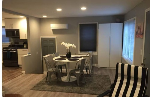 Walled Lake Maison | Charming 1-bedroom house with WiFi and AC in fabulous Wolverine Lake