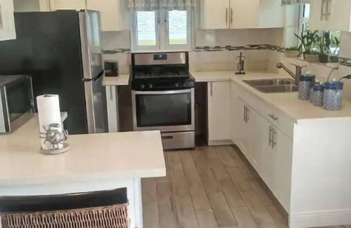 Great Harbour Cay Appartement | Charming 1-bedroom resort with indoor fireplace.