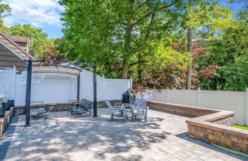 West Hills Maison | Charming 1-bedroom artist den with WiFi, AC in terrific Huntington