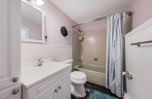 West Hills Maison | Charming 1-bedroom artist den with WiFi, AC in terrific Huntington