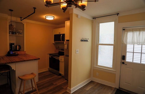 Biddeford Appartement | Charming 1-bedroom apartment in lovely Biddeford with AC, WiFi