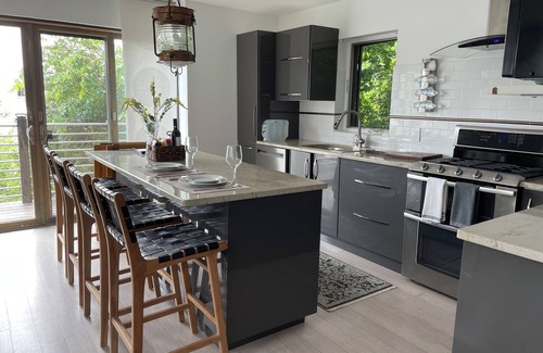 Riverside Appartement | Charming 1-bedroom apartment in Greenwich with Water View & Balcony.