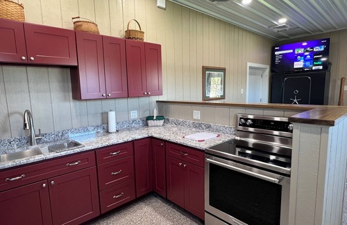 Colton Appartement | Charming 1-bedroom apartment within 2-miles of historic Grand Rapids, Ohio