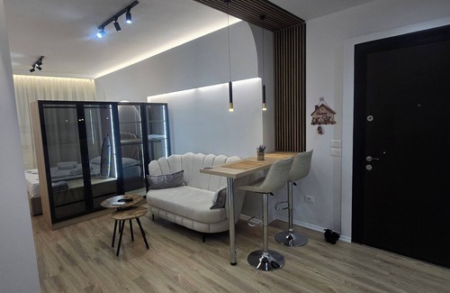 Tirana Appartement | Charming 1-bedroom apartment in enjoyable Tiranë with AC
