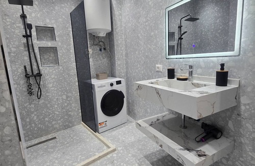 Tirana Appartement | Charming 1-bedroom apartment in enjoyable Tiranë with AC
