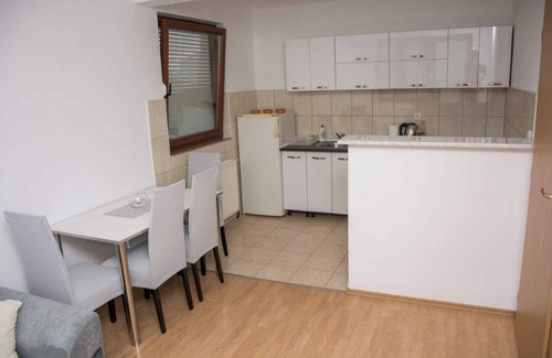 Doboj Appartement | Charming 1-bedroom apartment in welcoming Doboj with WiFi, AC