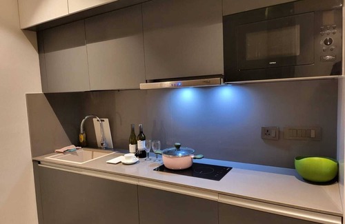 Noida Appartement | Charming 1-bedroom apartment in wonderful Noida with AC