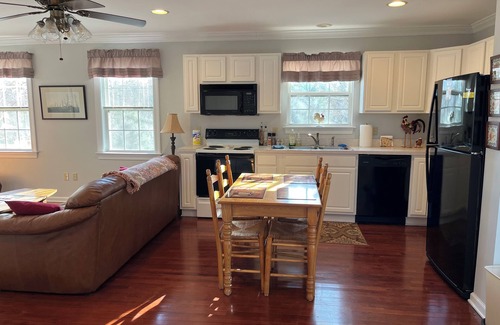 Afton Appartement | Charming 1-bedroom apt in beautiful Afton close to Breweries/Wineries & trails!