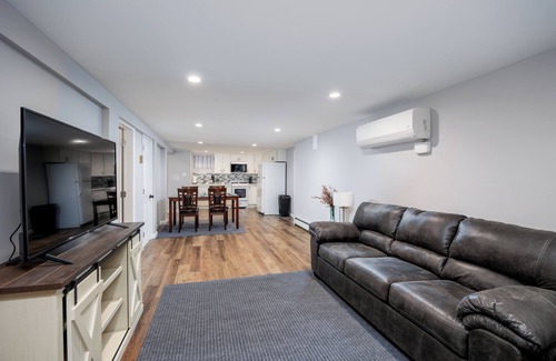 Seaford Maison | Charming 1-bedroom apt with WiFi, AC in soothing Seaford