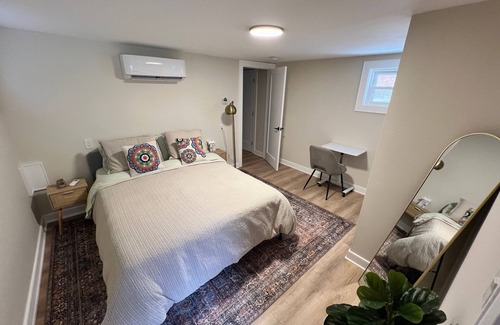 Petworth Maison | Charming 1-bedroom basement with private entrance near Petworth metro