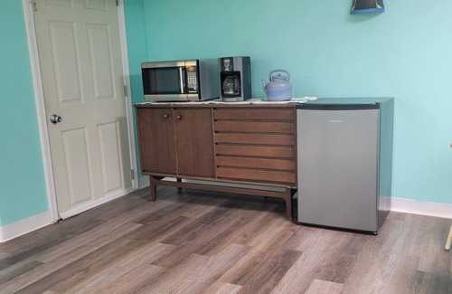 Lansdowne Appartement | Charming 1-Bedroom Basement Apartment with AC, WiFi in lovely Lansdowne