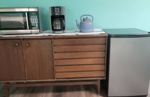 Lansdowne Appartement | Charming 1-Bedroom Basement Apartment with AC, WiFi in lovely Lansdowne