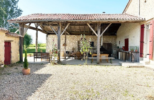 Esclottes Cottage | Charming 1-bedroom cottage in enchanting Esclottes with AC