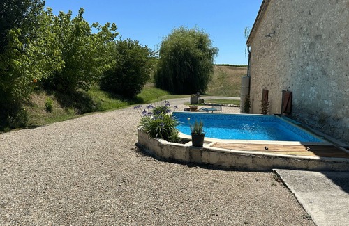 Esclottes Cottage | Charming 1-bedroom cottage in enchanting Esclottes with AC