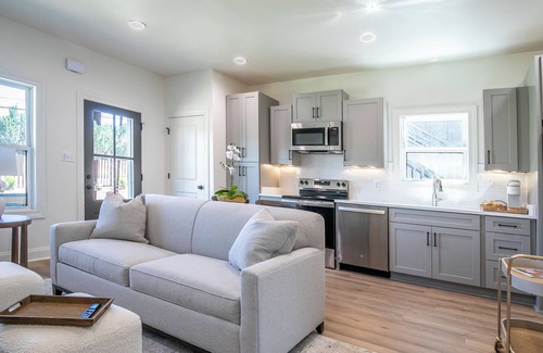 Oxford Copropriété | Charming 1-bedroom condo in wonderful Oxford one mile from Ole Miss campus