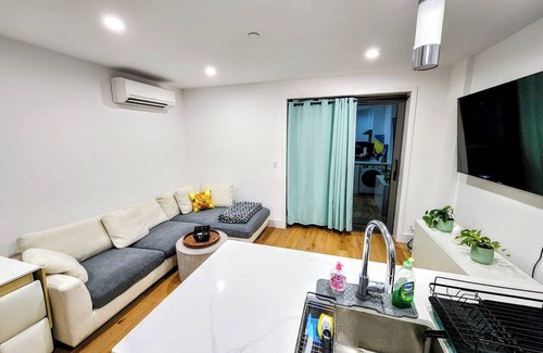 Ocean Parkway Copropriété | Charming 1-bedroom Cozy Nook in Brooklyn
