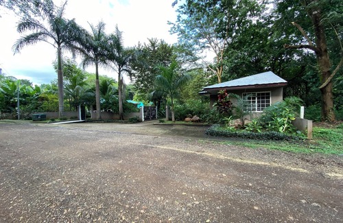 Santa Barbara Appartement | Charming 1-bedroom apartment with AC, WiFi in lovely Rio Seco, Santa Cruz.