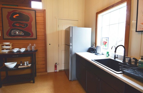Spicewood Maison | Charming 1-bedroom gallery bungalow on 9 acres in Spicewood, new central air/ht.