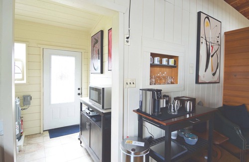 Spicewood Maison | Charming 1-bedroom gallery bungalow on 9 acres in Spicewood, new central air/ht.