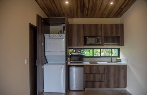 Arenal Hot Springs Maison | Charming 1-bedroom house with private Hot Tub, AC and WiFi
