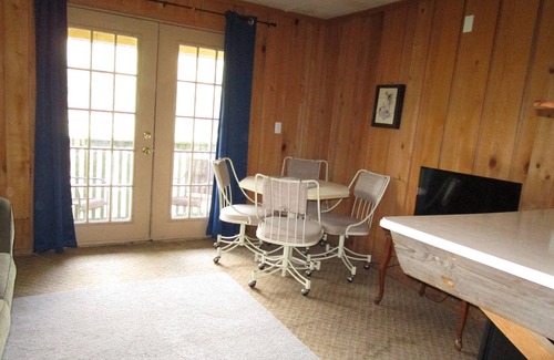 O Brien Hôtel | Charming 1-bedroom hotel with AC, WiFi in delightful Mayo