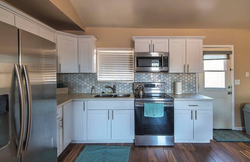 F. Q. Story Maison | Charming 1-bedroom house in delightful Phoenix with WiFi, AC