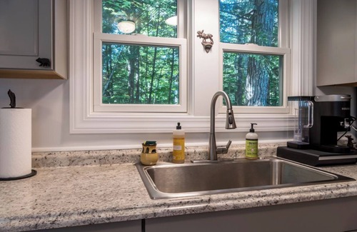 Pownal Maison | Charming 1-bedroom house with AC and WiFi in Pleasant Pownal