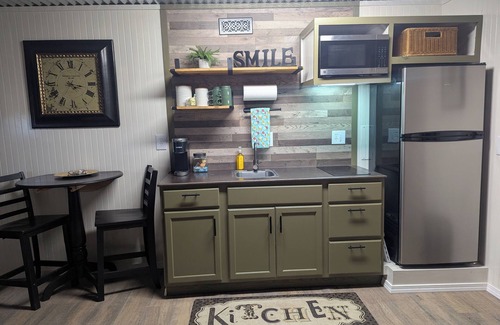 Wheatland Maison | Charming 1-bedroom house heat AC, WiFi in lovely Tuttle / Bridge Creek Oklahoma