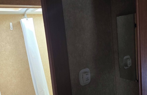Lakewood Maison | Charming 1-bedroom mobile home in Lakewood with AC