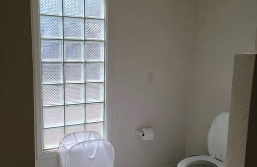 Odessa Maison | Charming 1-bedroom suite with AC, WiFi in marvelous Odessa