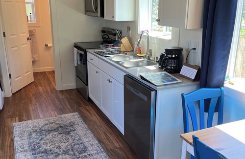 Kenton Maison | Charming 1-bedroom tiny house in Portland with WiFi, AC