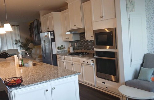 Laurel Maison | Charming 1-bedroom townhome in Laurel with WiFi, AC