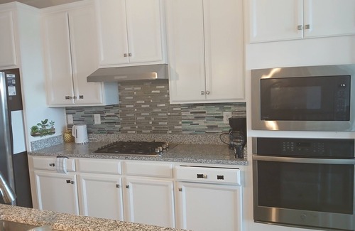 Laurel Maison | Charming 1-bedroom townhome in Laurel with WiFi, AC