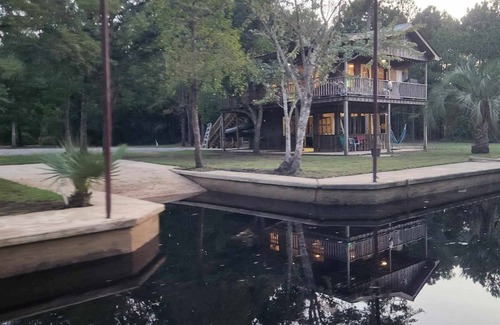 Shoreline Park Maison | Charming 1-bedroom house with WiFi, AC on the Bayou in beautiful Bay St. Louis