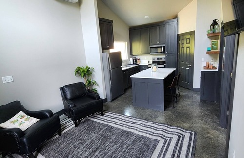 Caddo Valley Maison | Charming 1-bedroom house in Caddo Valley on the bank of the Caddo River