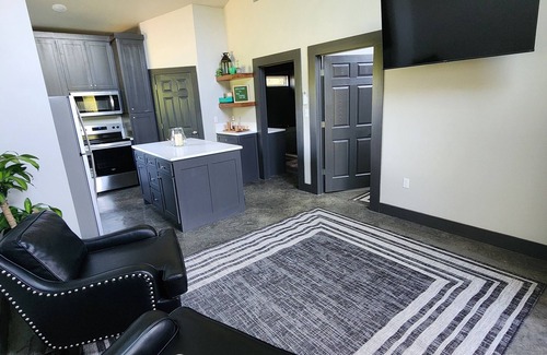 Caddo Valley Maison | Charming 1-bedroom house in Caddo Valley on the bank of the Caddo River