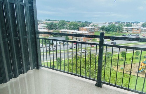 College Park Appartement | Charming 1-bedroom apartment in pleasant Hyattsville. Just steps to the Mall