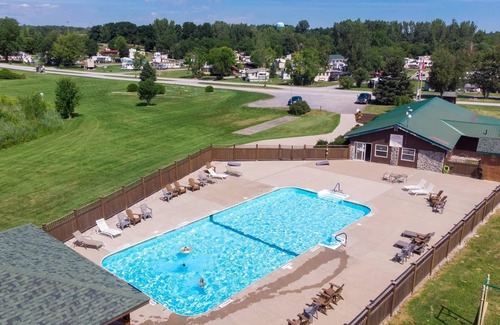 Plattsburgh Cabine | Charming 1 bedroom rustic cabin with WiFi, AC at Plattsburgh RV Park