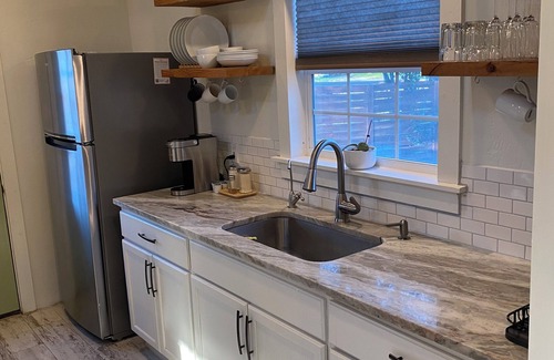 North San Antonio - SAT Maison | Charming 1-bedroom house in brilliant San Antonio with WiFi, AC