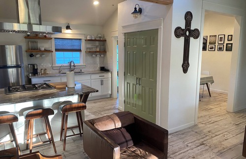 North San Antonio - SAT Maison | Charming 1-bedroom house in brilliant San Antonio with WiFi, AC